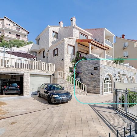 Apartments With Pool Vrdoljak Omiš Zewnętrze zdjęcie