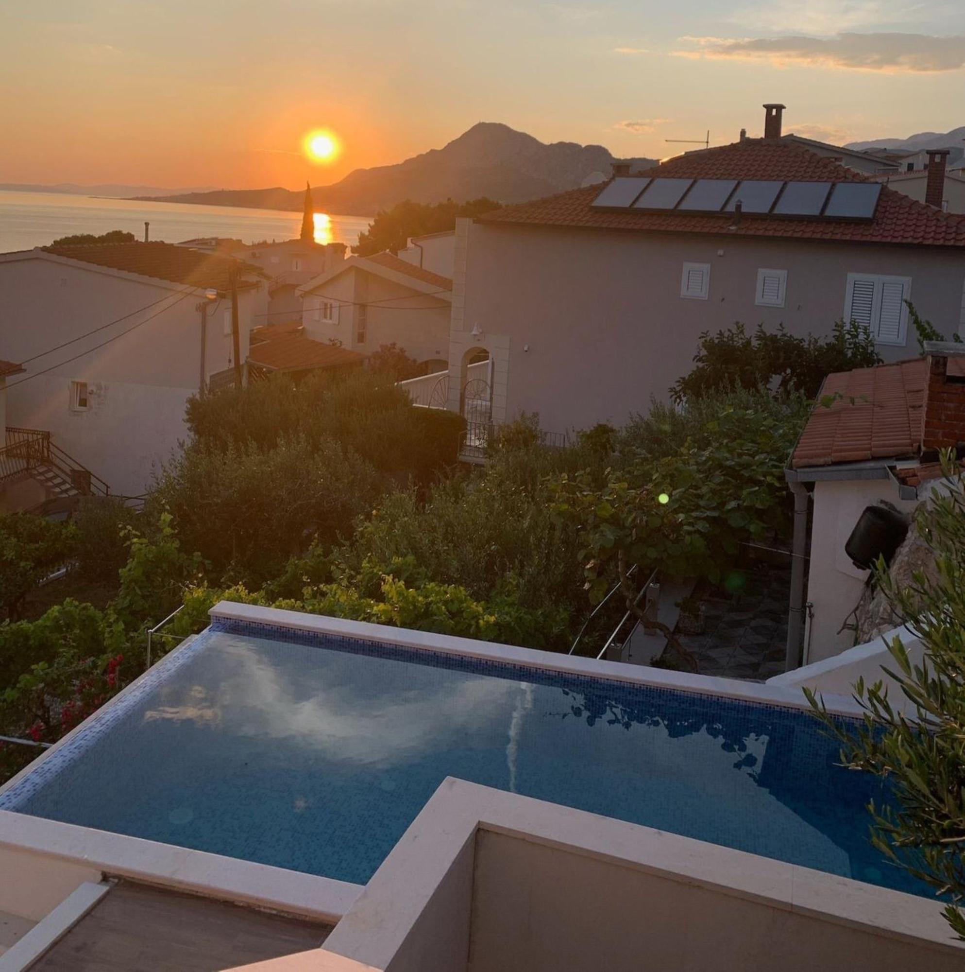 Apartments With Pool Vrdoljak Omiš Pokój zdjęcie