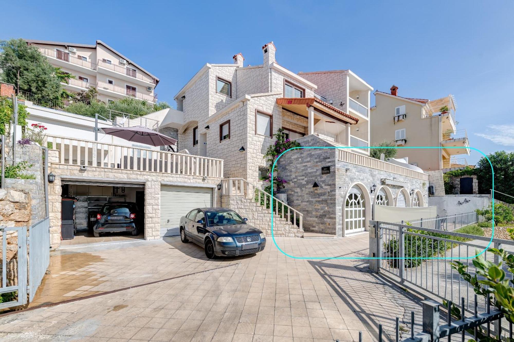 Apartments With Pool Vrdoljak Omiš Zewnętrze zdjęcie