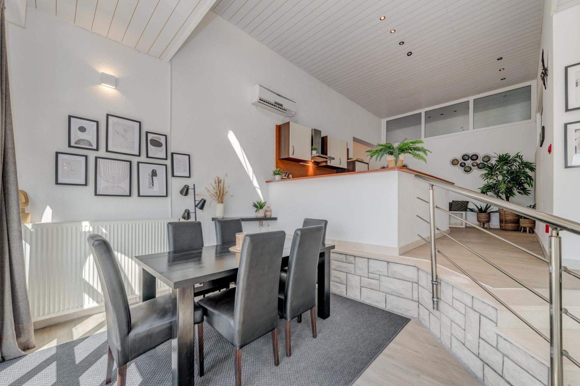 Apartments With Pool Vrdoljak Omiš Pokój zdjęcie